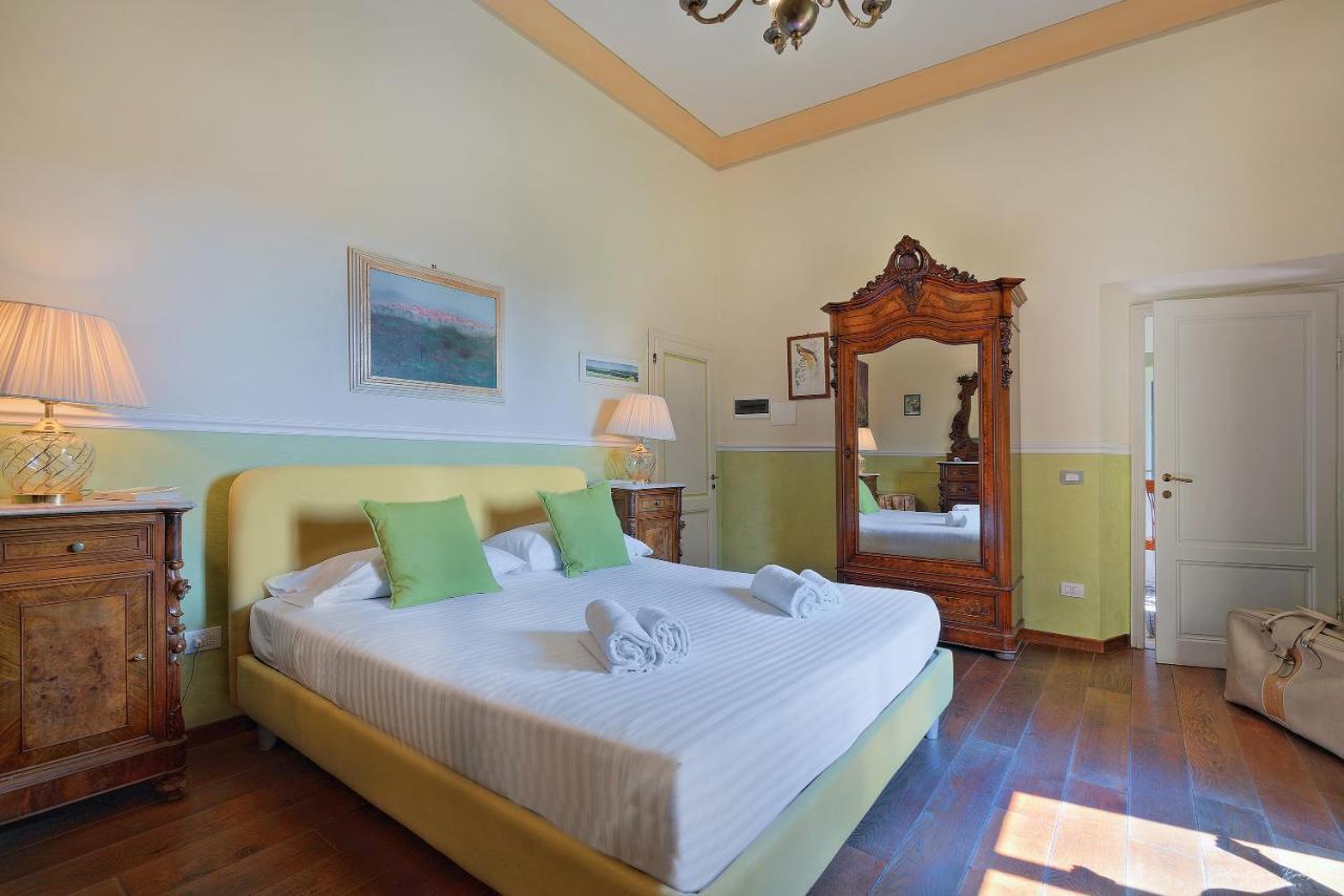 Ape Rosa Relais Florencia
