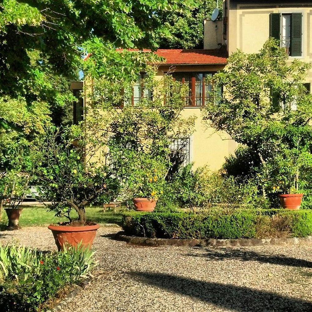 Ape Rosa Relais Florencia