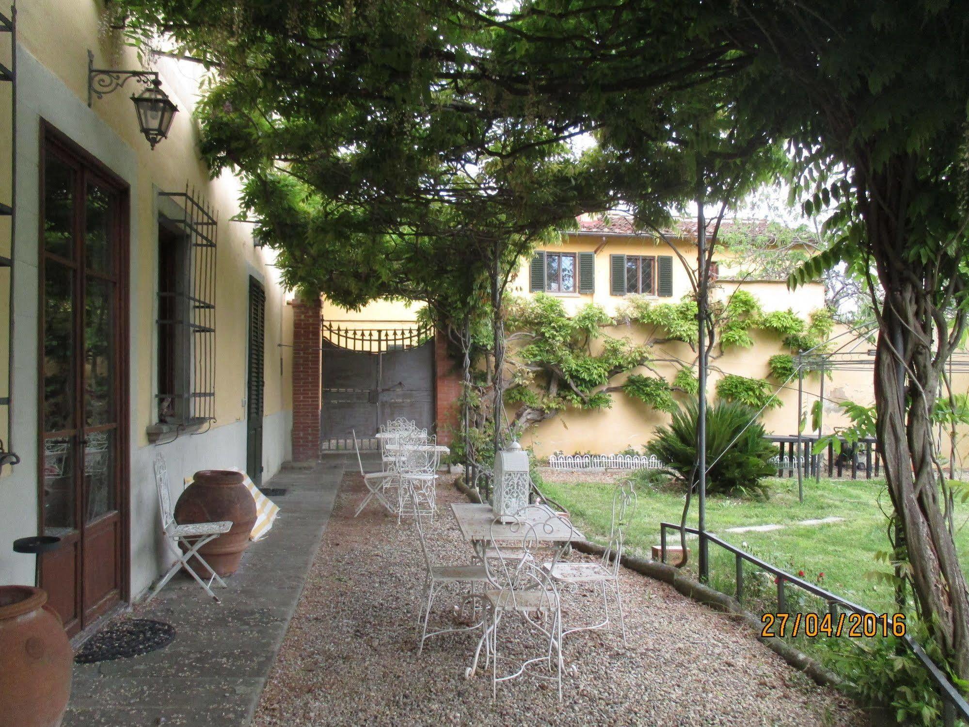 Ape Rosa Relais Florencia